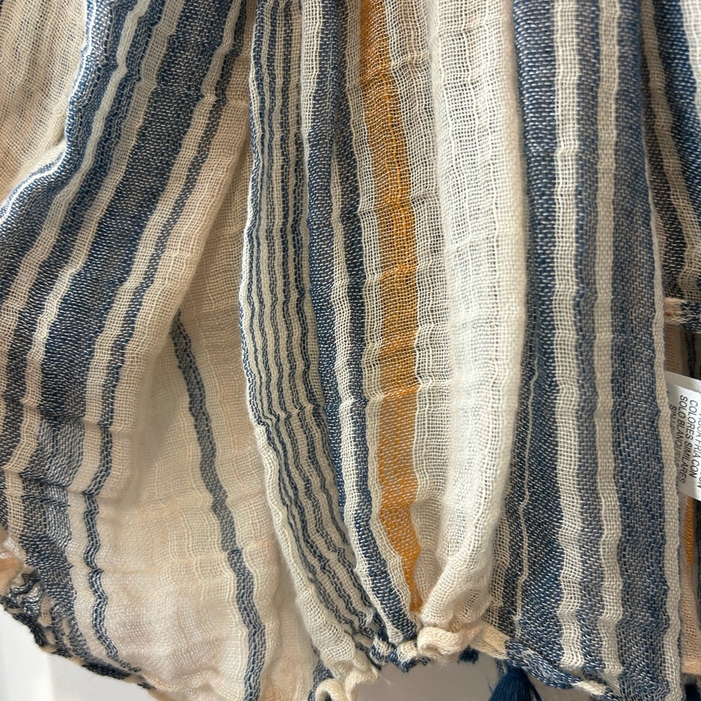 Universal Thread Scarf - Picture 2 of 4